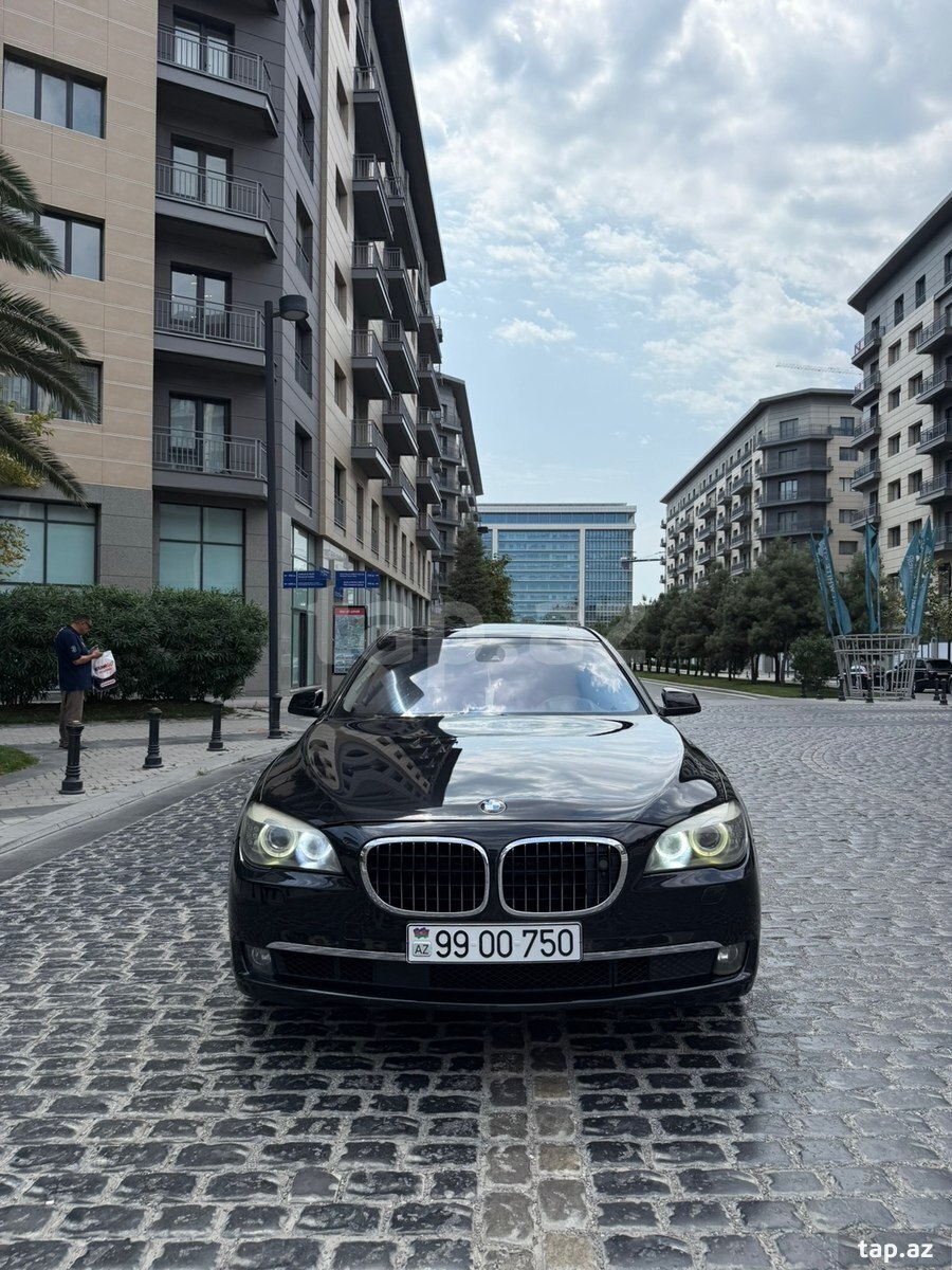 BMW 750, 2011 il