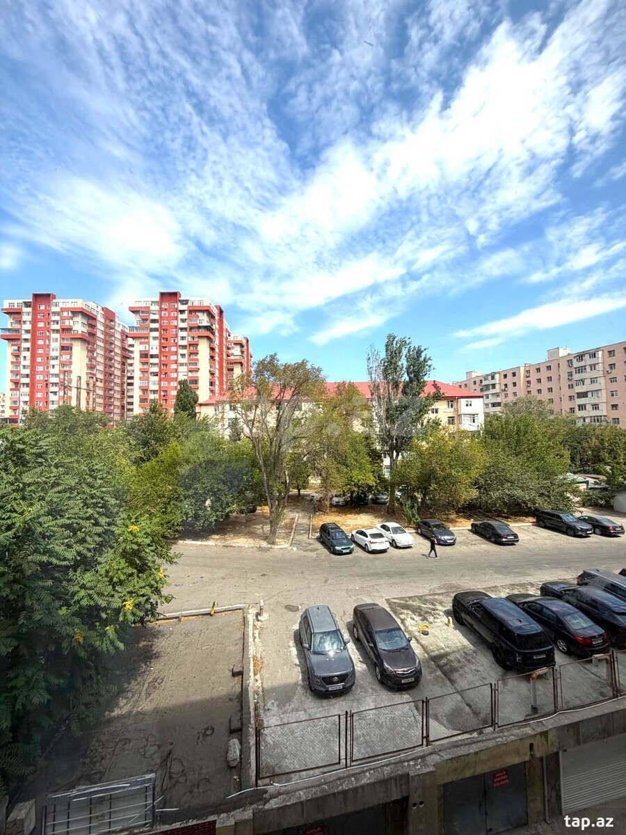 3-otaqlı mənzil, Neftçilər m., 70 m²