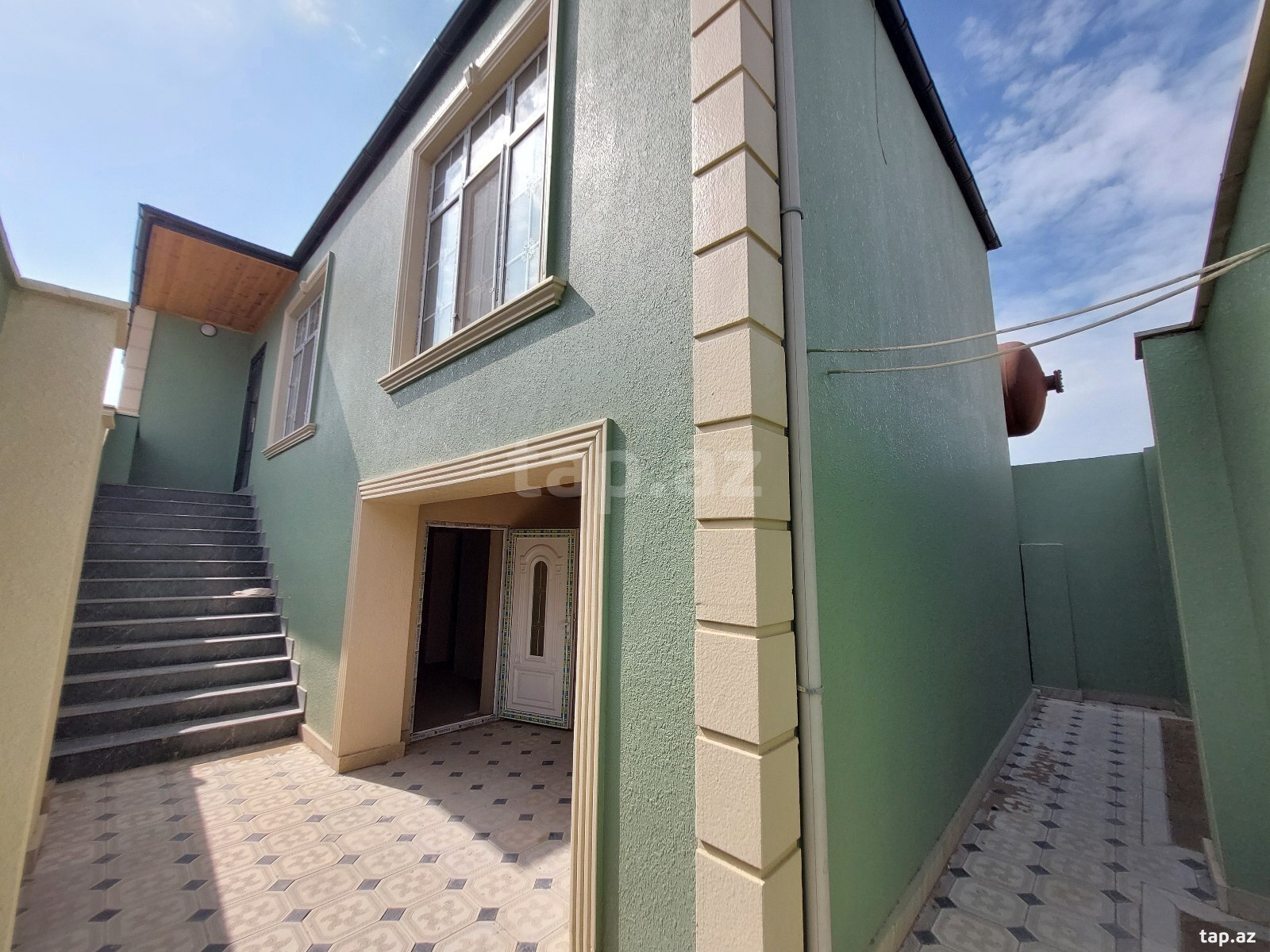 3 otaqlı həyət evi satılır, Binə, Bakı