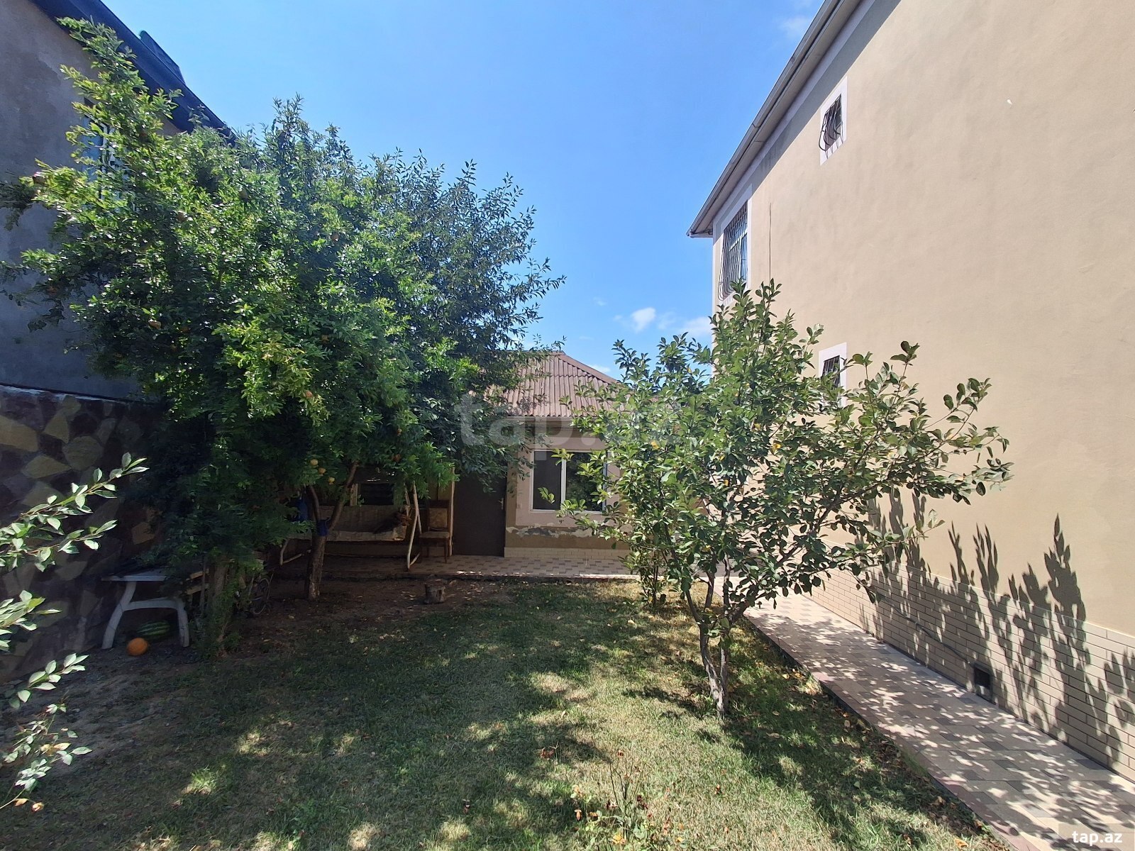 Həyət evi, Buzovna qəs.