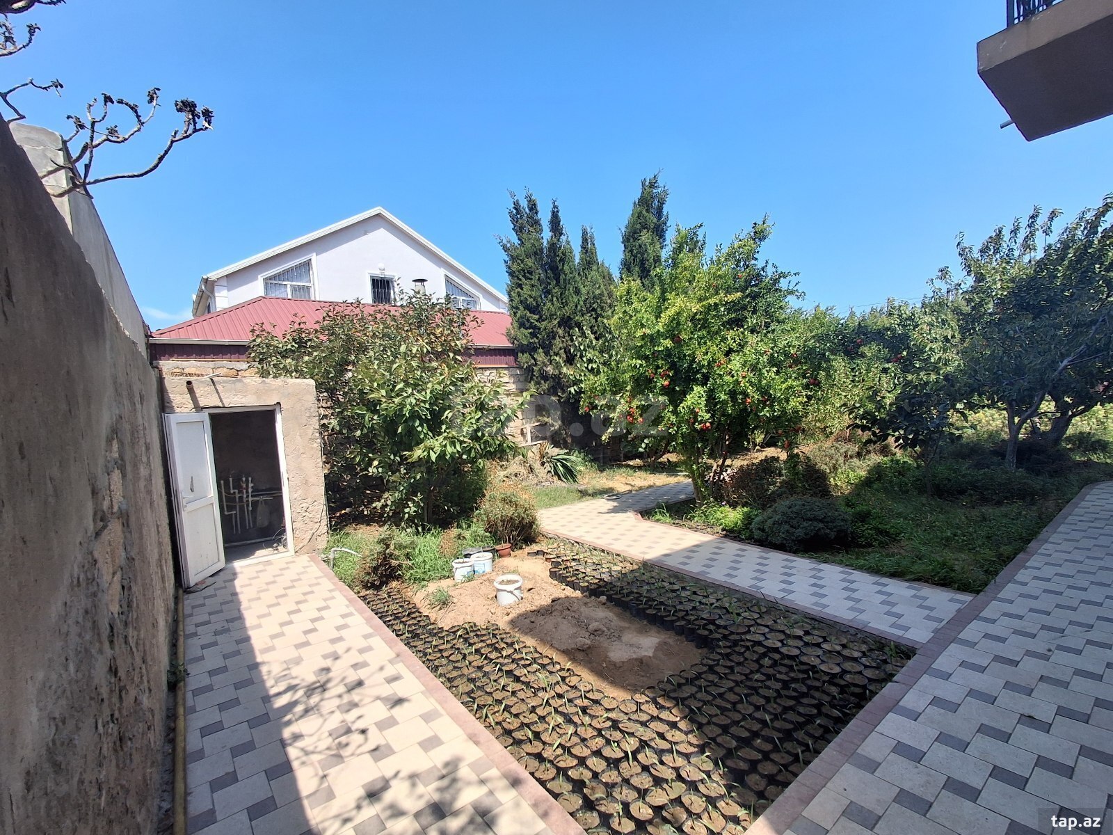 Həyət evi, Buzovna qəs.
