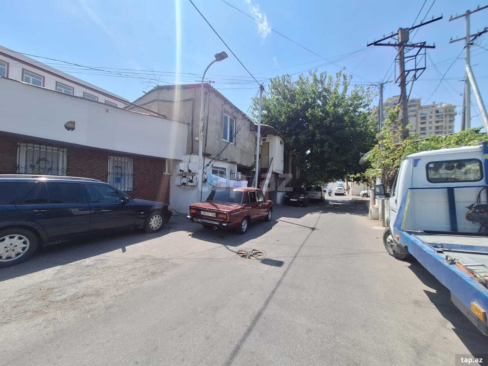 Həyət evi kirayə verilir, R. Rza küç. 43