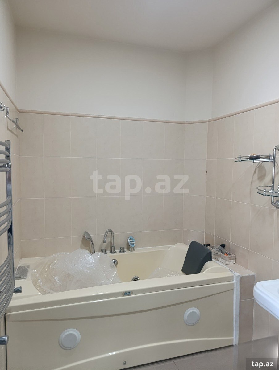 10-otaqlı yeni tikili, İzzət Həmidov küç., 1000 m²