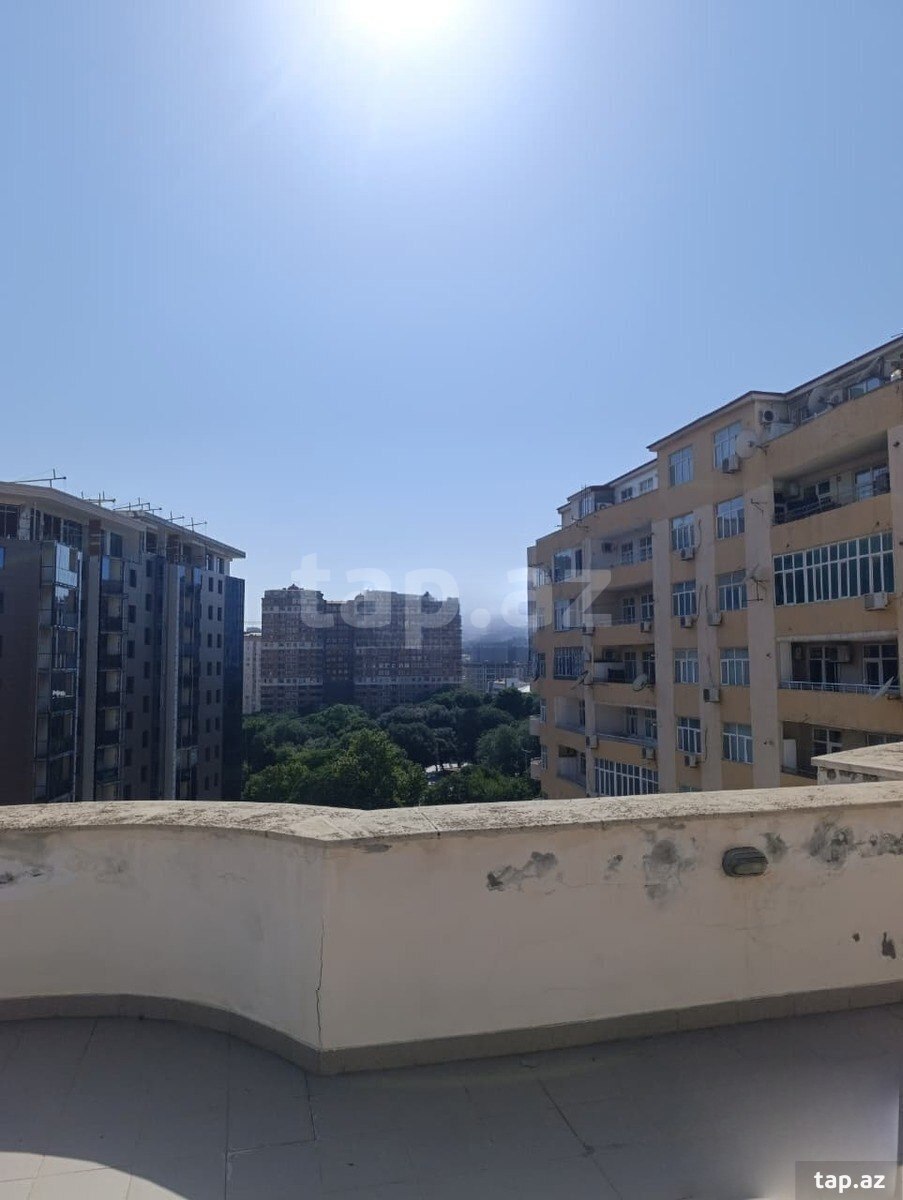 10-otaqlı yeni tikili, İzzət Həmidov küç., 1000 m²