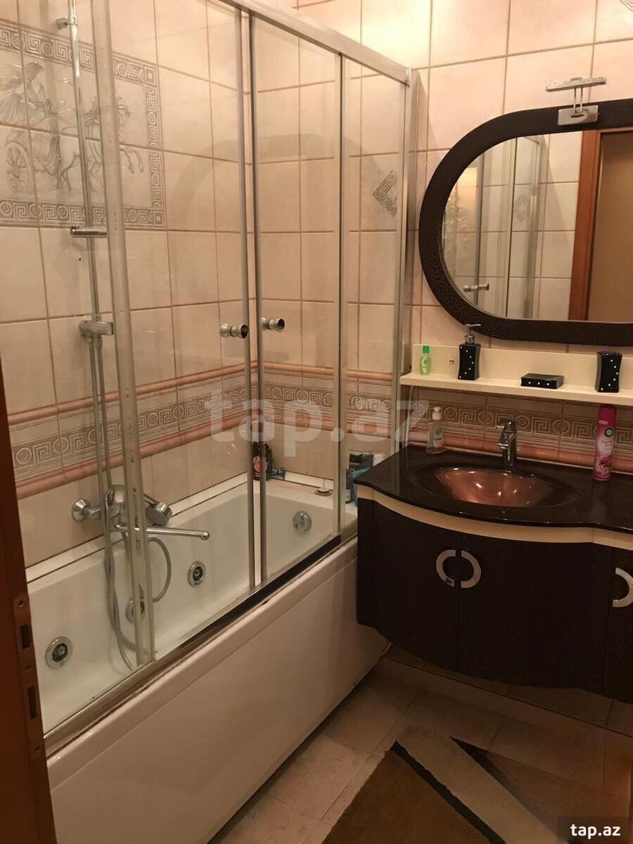 10-otaqlı yeni tikili, İzzət Həmidov küç., 1000 m²