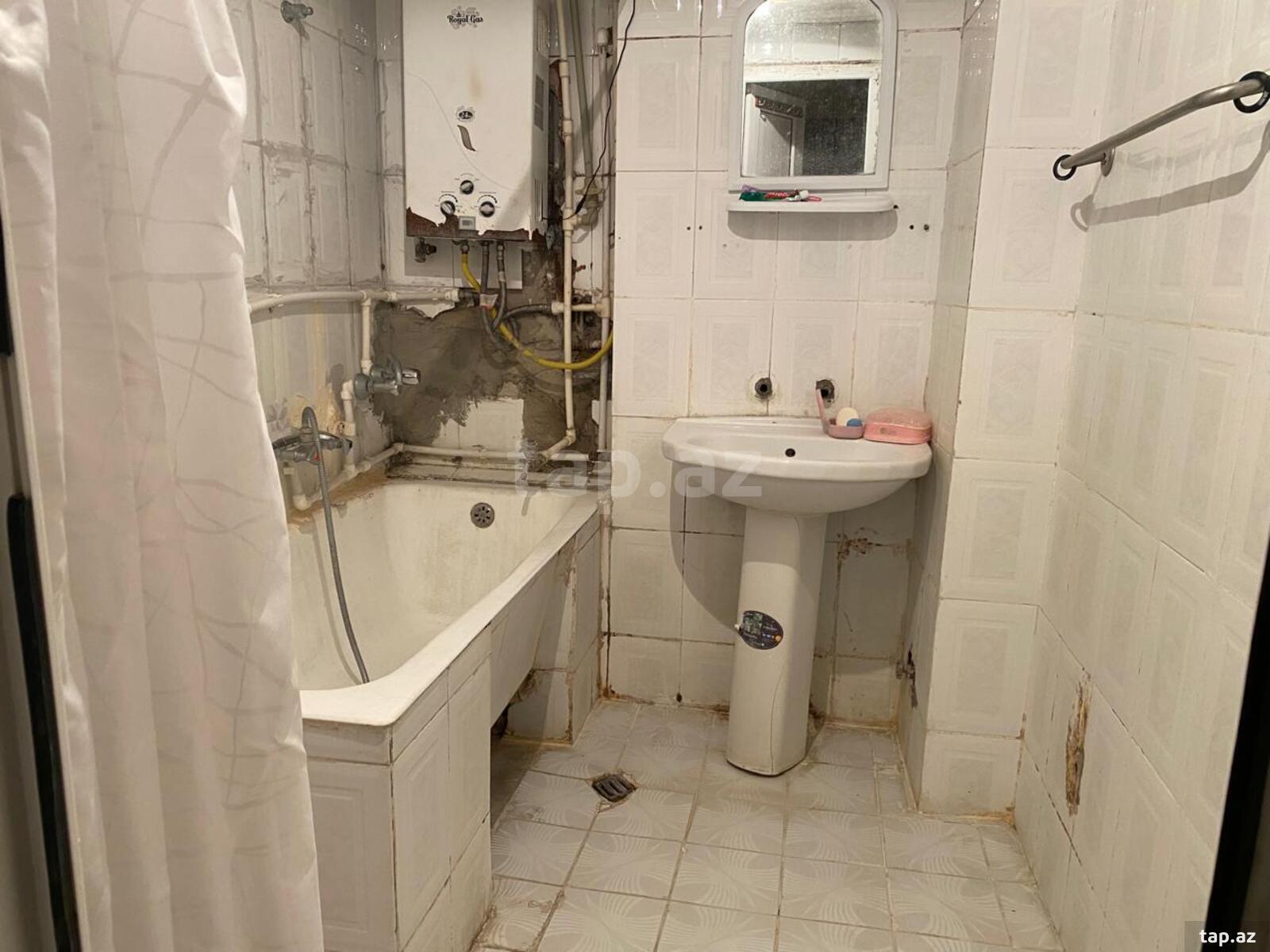 4-otaqlı mənzil kirayə verilir, Gənclik m., 140 m²