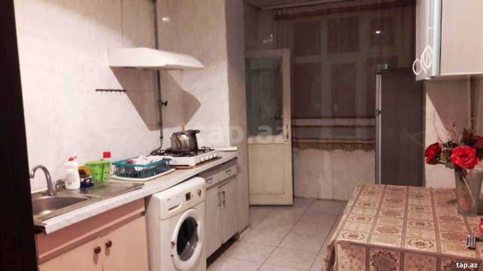 4-otaqlı mənzil kirayə verilir, Gənclik m., 140 m²