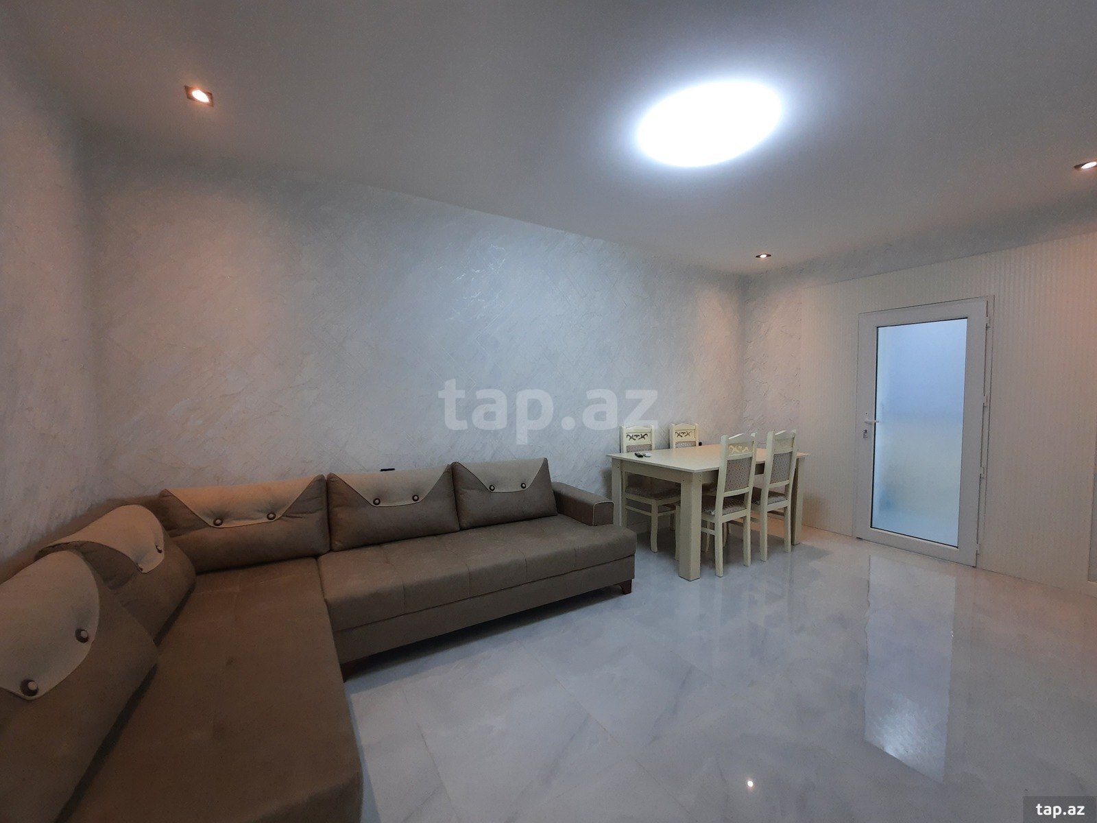 2-otaqlı mənzil kirayə verilir, İçərişəhər m., 40 m²