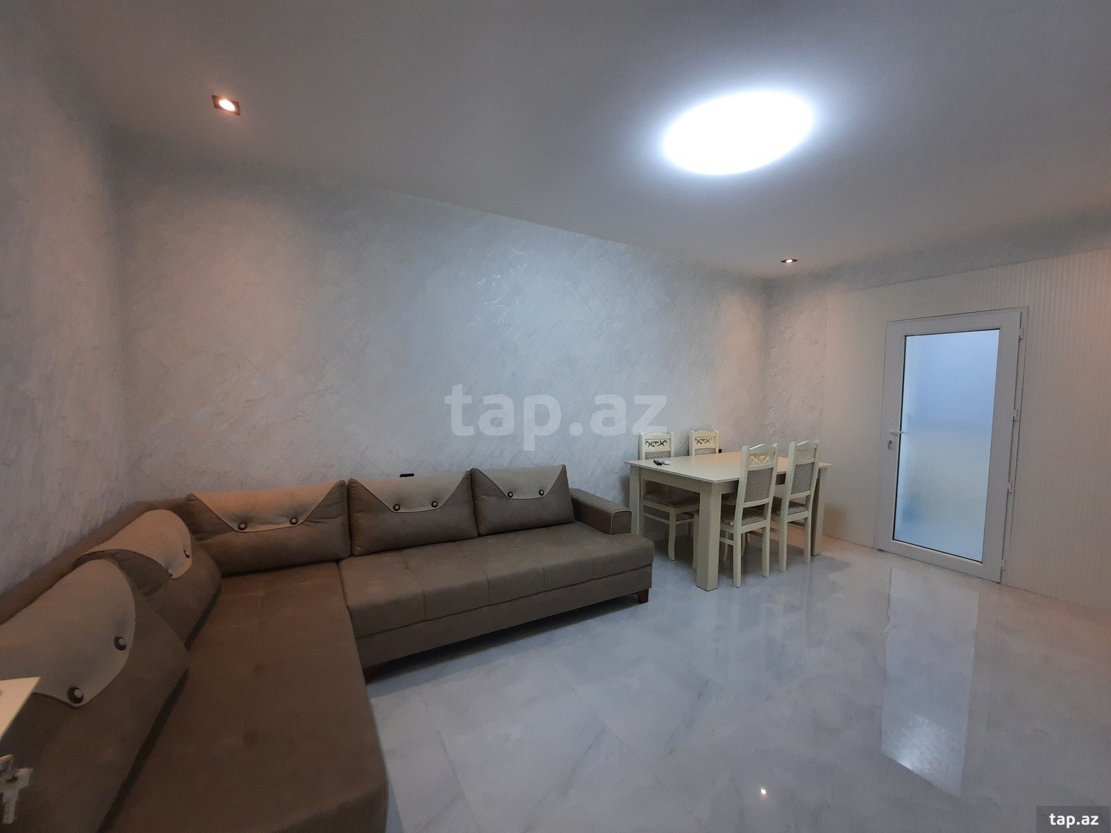 2-otaqlı mənzil kirayə verilir, İçərişəhər m., 40 m²