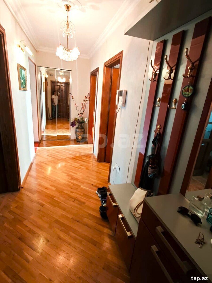 3-otaqlı mənzil, A. Manafov küç., 80 m²