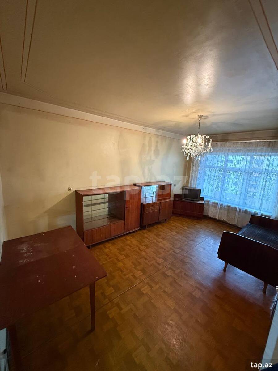 4-otaqlı mənzil, N. Tusi küç. 7, 90 m²