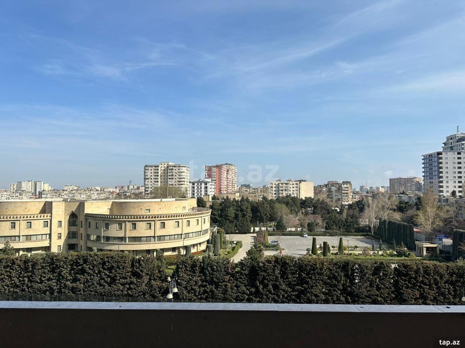 4-otaqlı yeni tikili, Binəqədi r., 180 m²