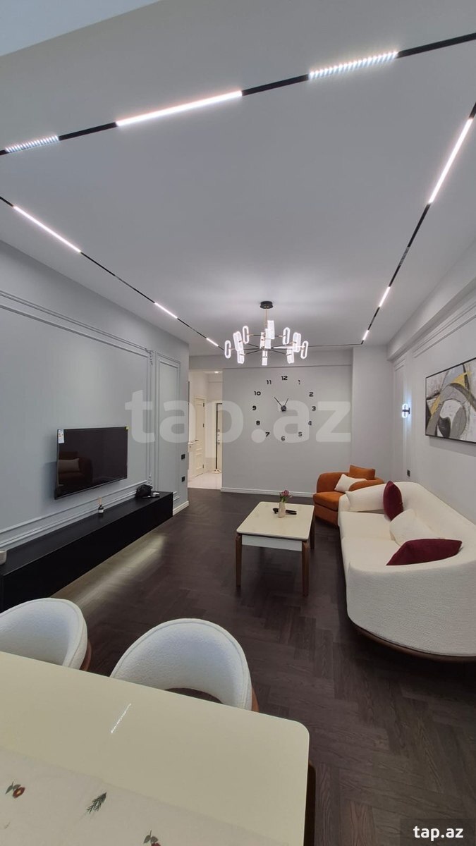 2-otaqlı yeni tikili, E.Akademiyası m., 68 m²