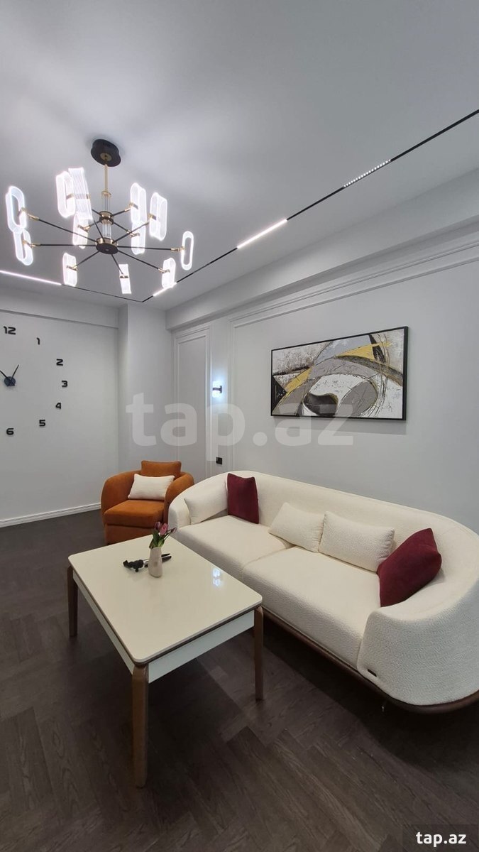 2-otaqlı yeni tikili, E.Akademiyası m., 68 m²