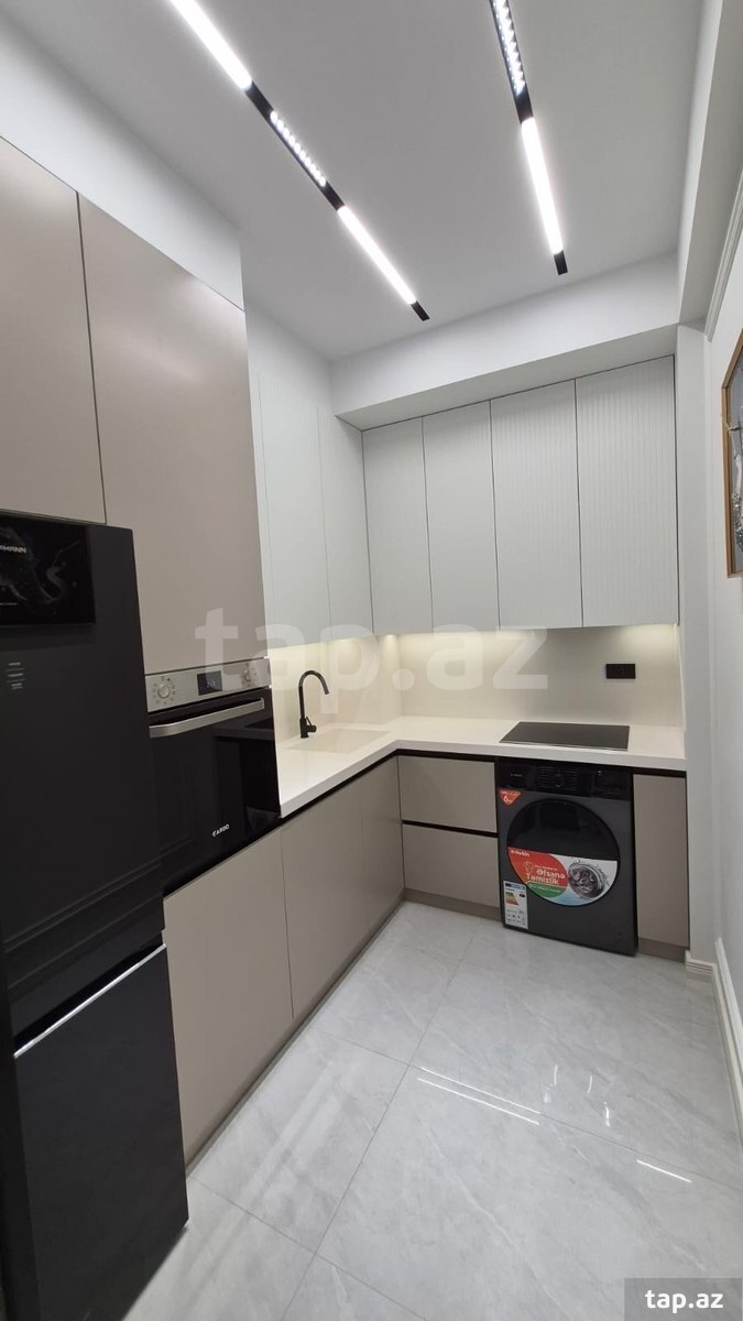 2-otaqlı yeni tikili, E.Akademiyası m., 68 m²