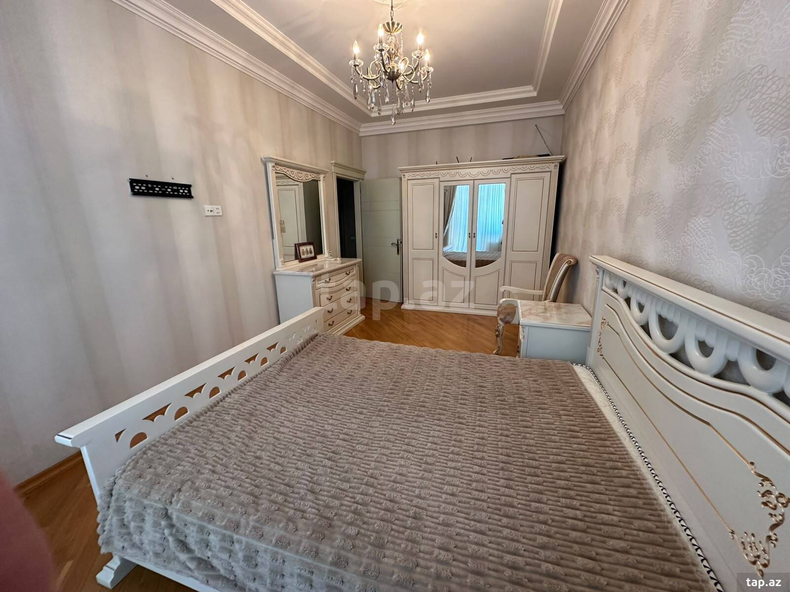 3-otaqlı yeni tikili kirayə verilir, Əbdülvahab Salamzadə küç., 130 m²