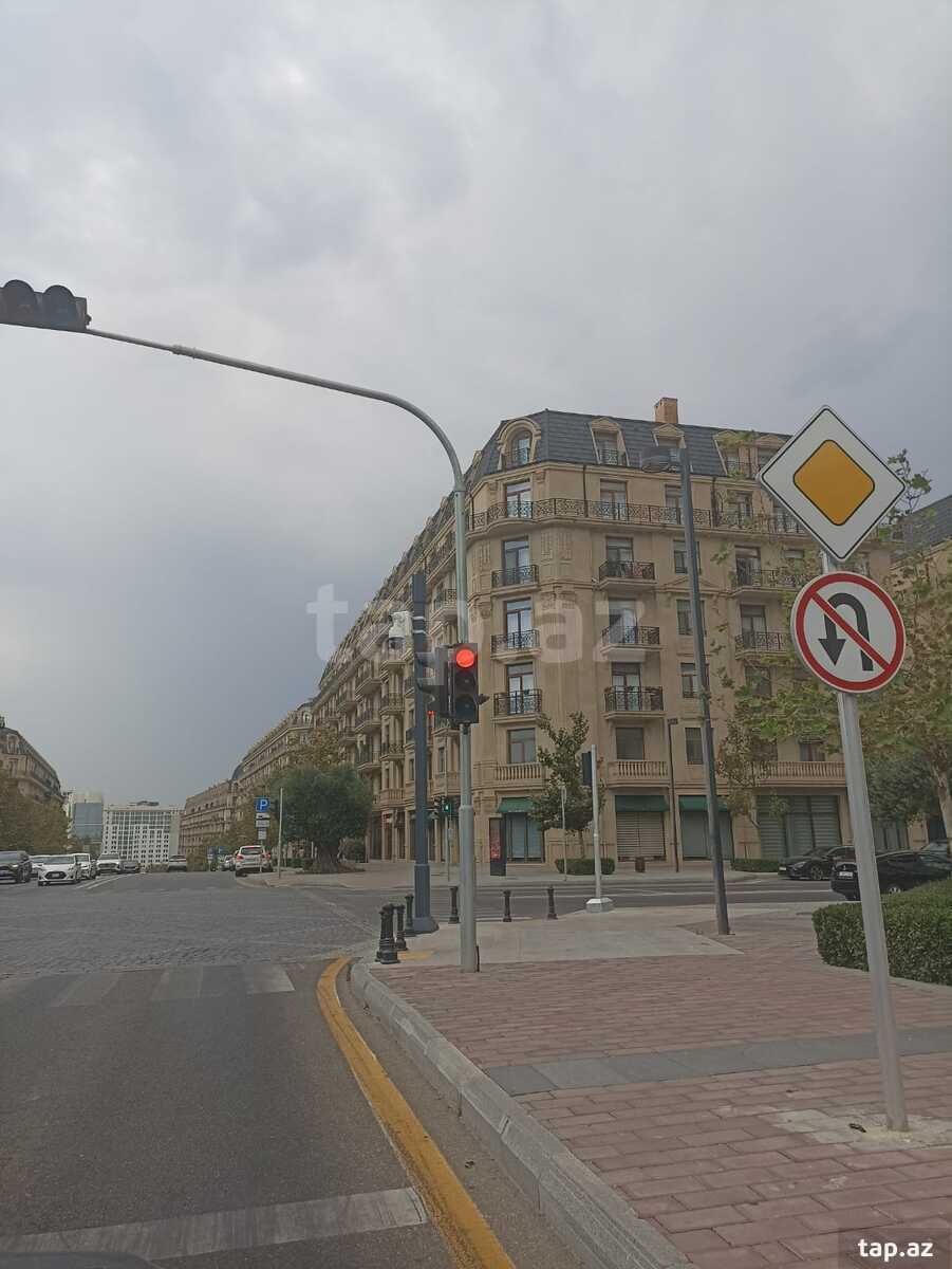 5-otaqlı yeni tikili, Ağ şəhər, 210 m²