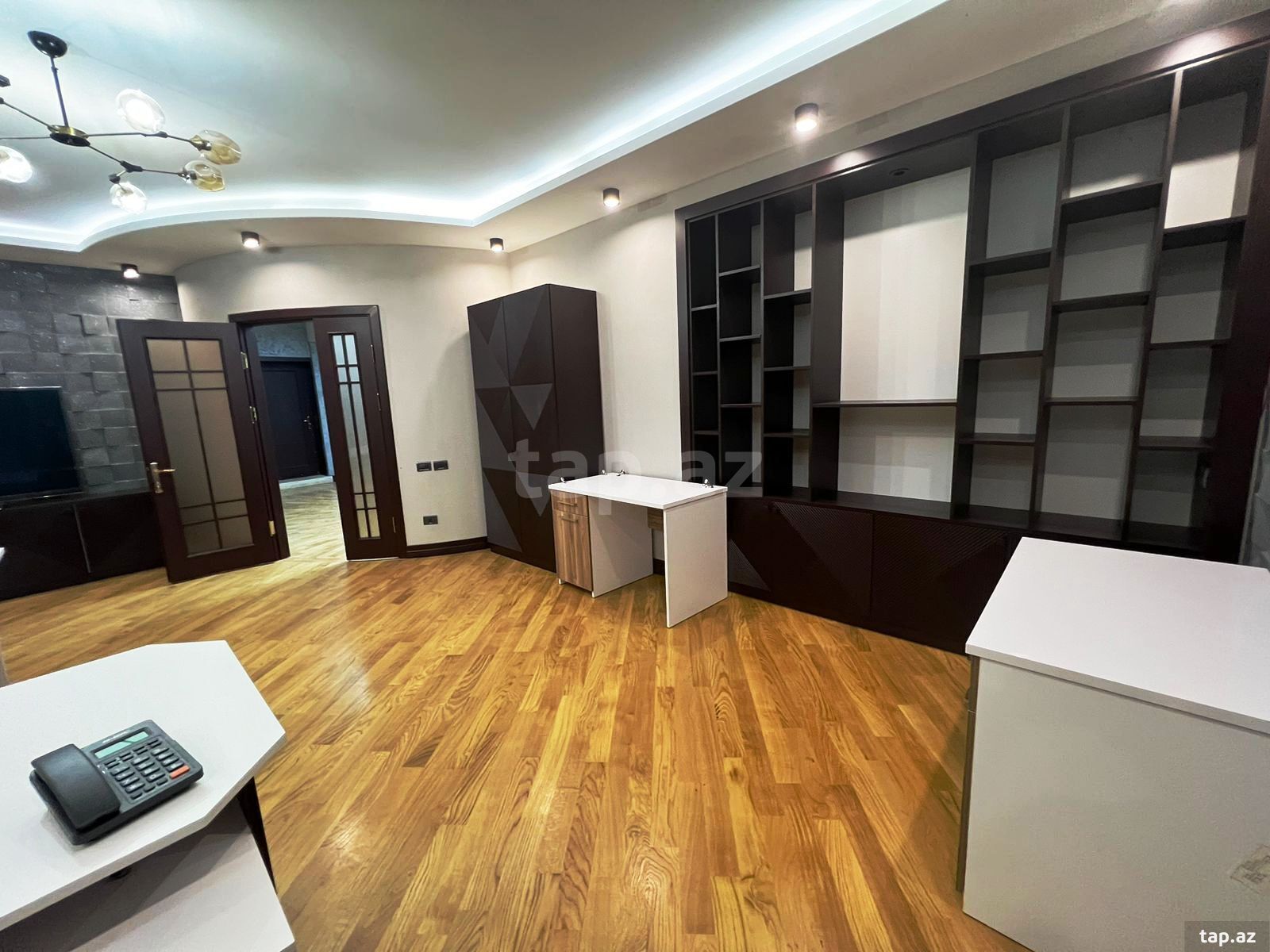Ofis icarəyə verilir, Gənclik m.