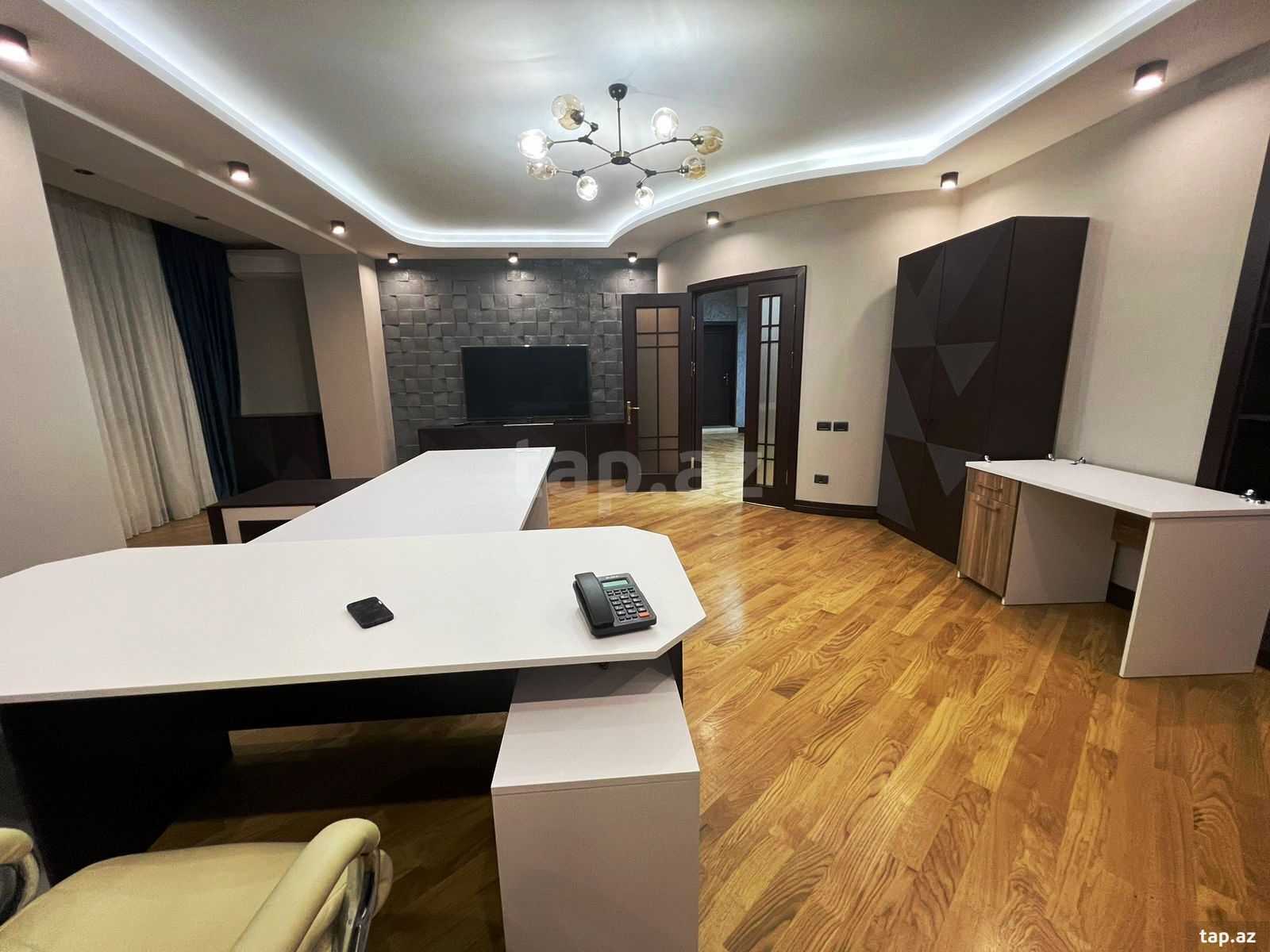 Ofis icarəyə verilir, Gənclik m.