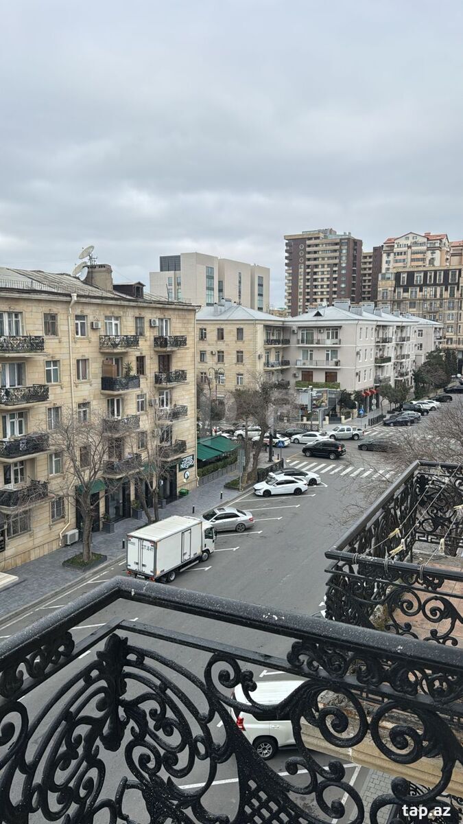 2-otaqlı mənzil kirayə verilir, Yeryomenko küç., 60 m²