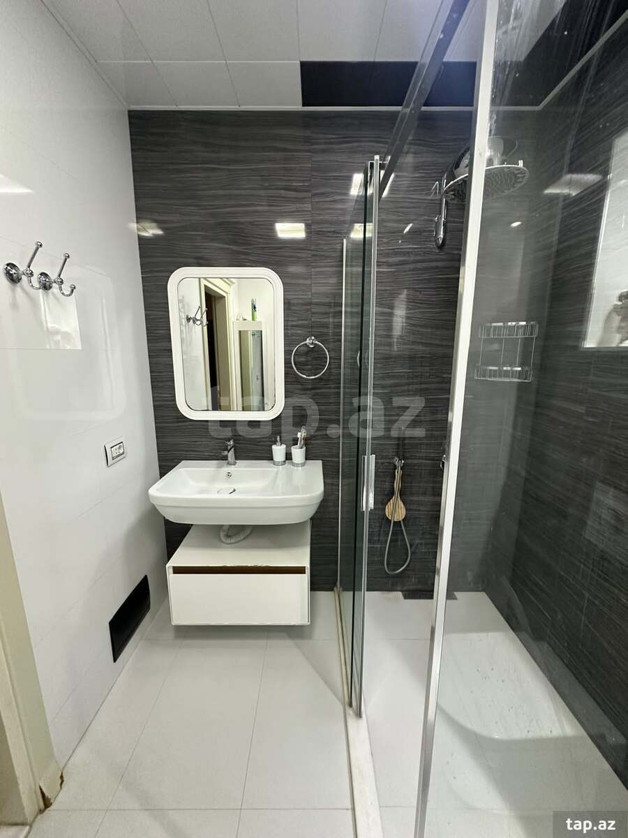 3-otaqlı yeni tikili kirayə verilir, Ə.Salamzadə küç., 130 m²