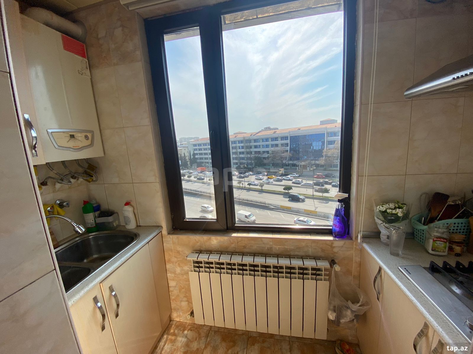 3-otaqlı mənzil kirayə verilir, Rövşən Cəfərov küç., 80 m²