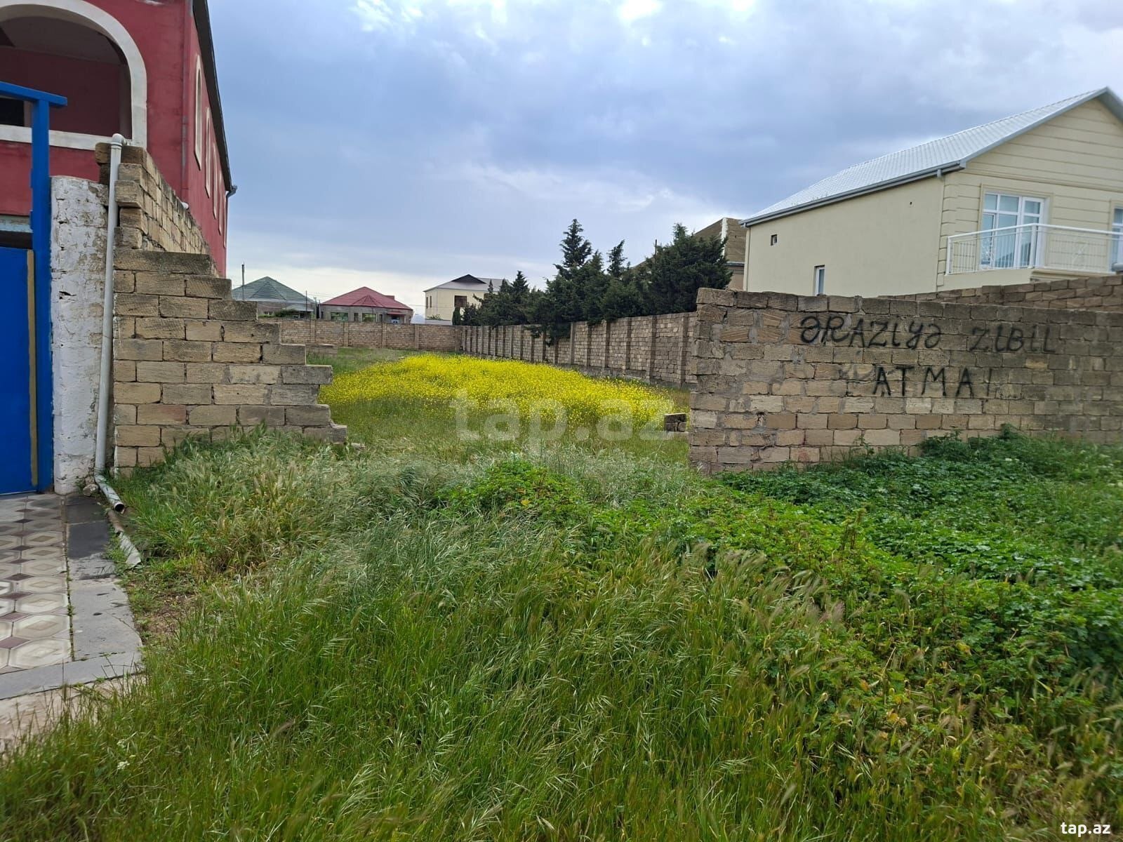 Torpaq satılır, Bakı