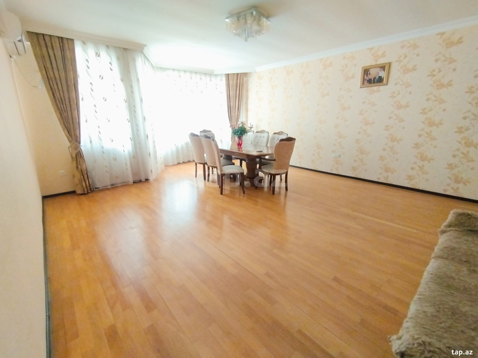 3-otaqlı yeni tikili, 8 Noyabr m., 150 m²