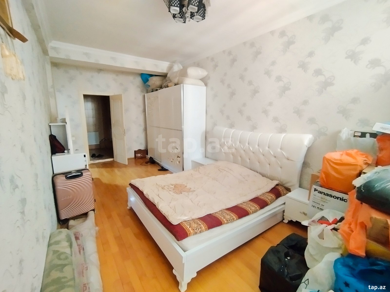 3-otaqlı yeni tikili, 8 Noyabr m., 150 m²