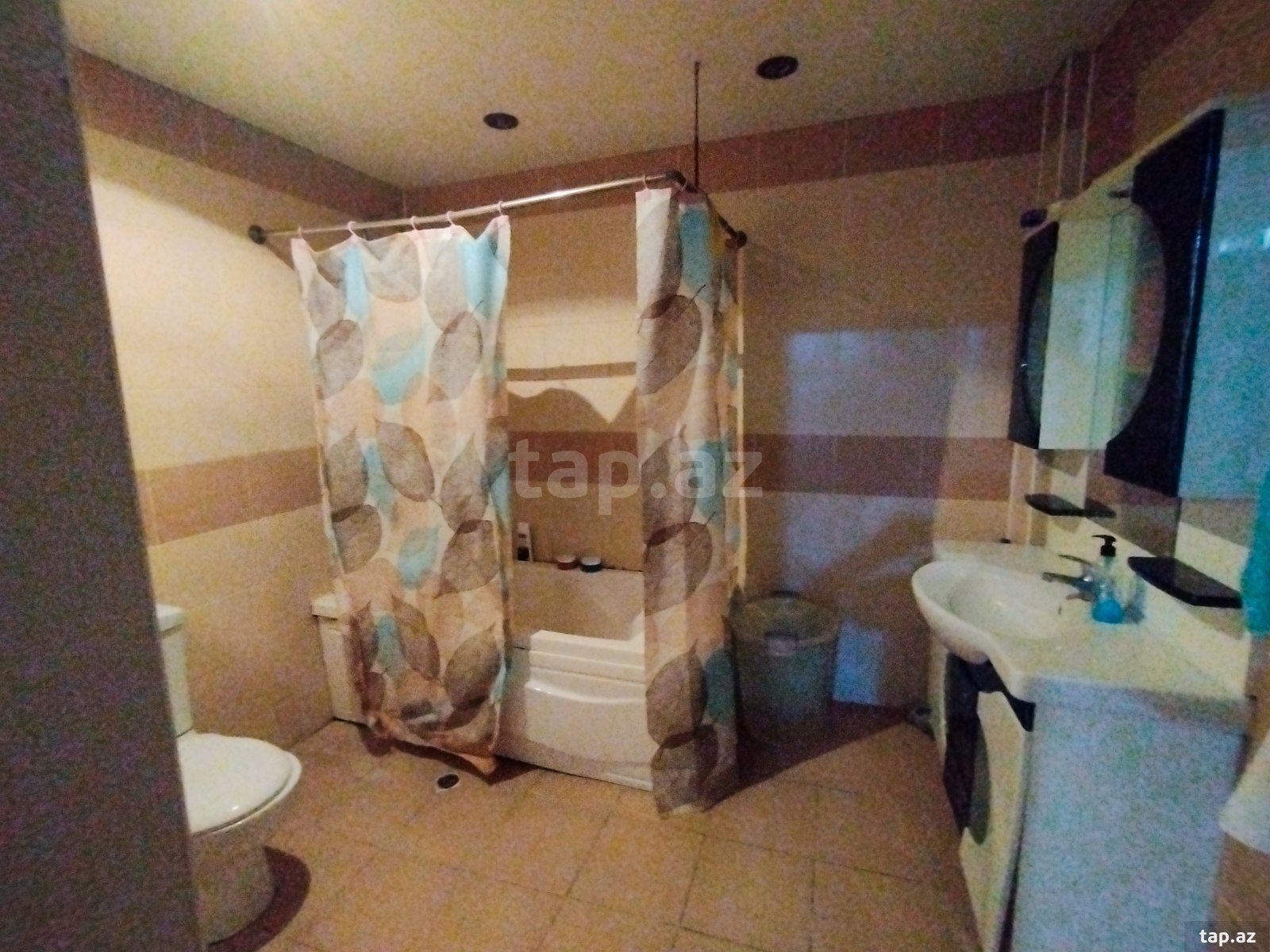 3-otaqlı yeni tikili, 8 Noyabr m., 150 m²