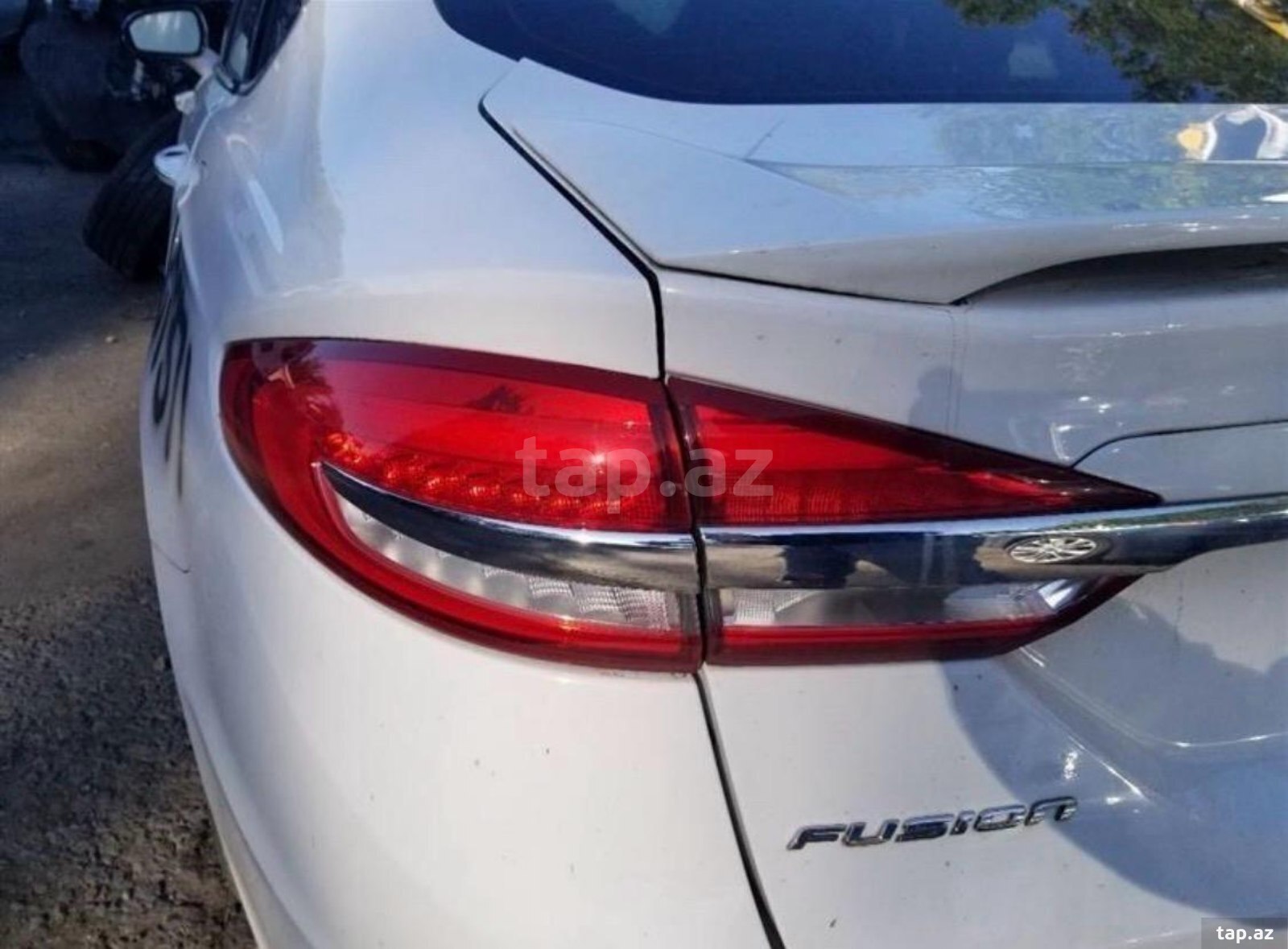 Ford Fusion yazısı/emblemi