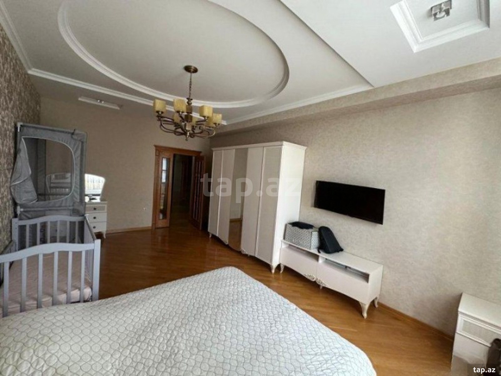 3-otaqlı yeni tikili, 8 Noyabr m., 127 m²