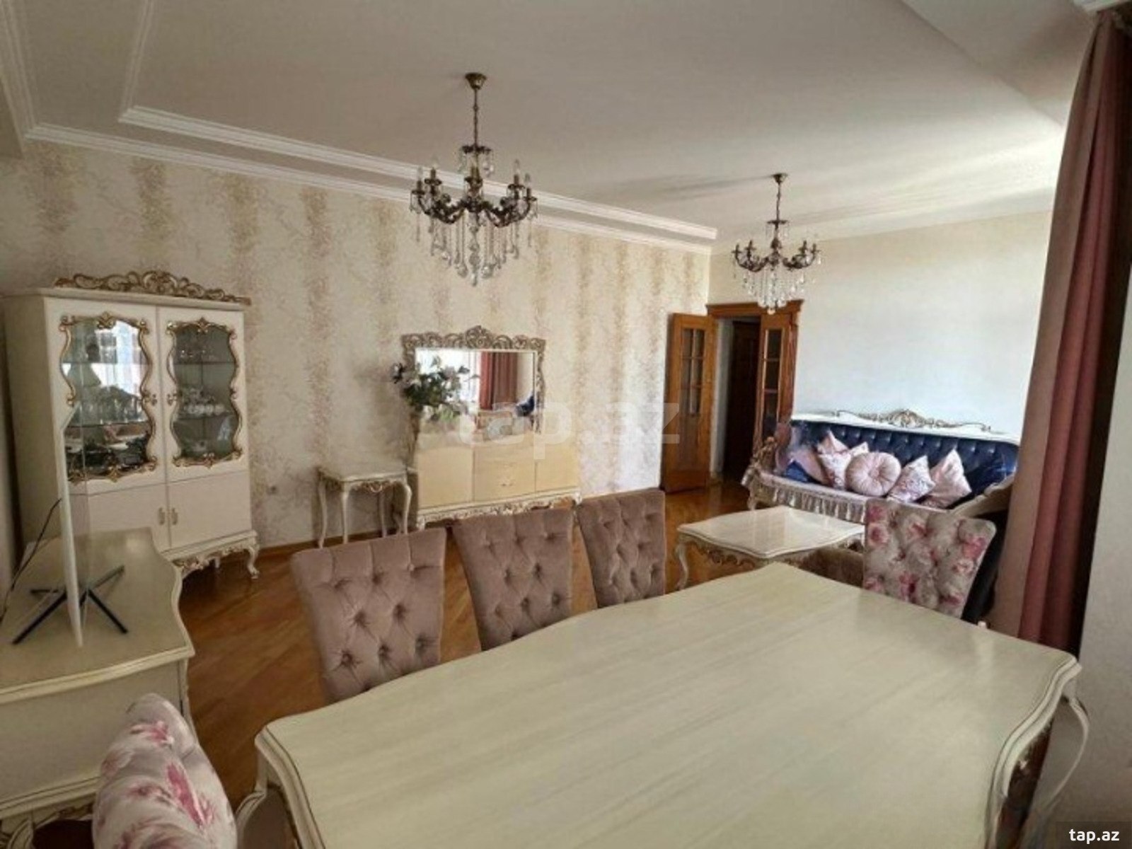 3-otaqlı yeni tikili, 8 Noyabr m., 127 m²