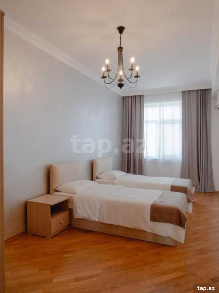4-otaqlı yeni tikili, Afyəddin Cəlilov küç., 140 m²