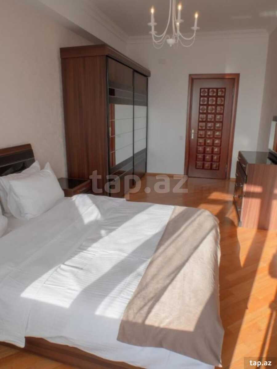 4-otaqlı yeni tikili, Afyəddin Cəlilov küç., 140 m²
