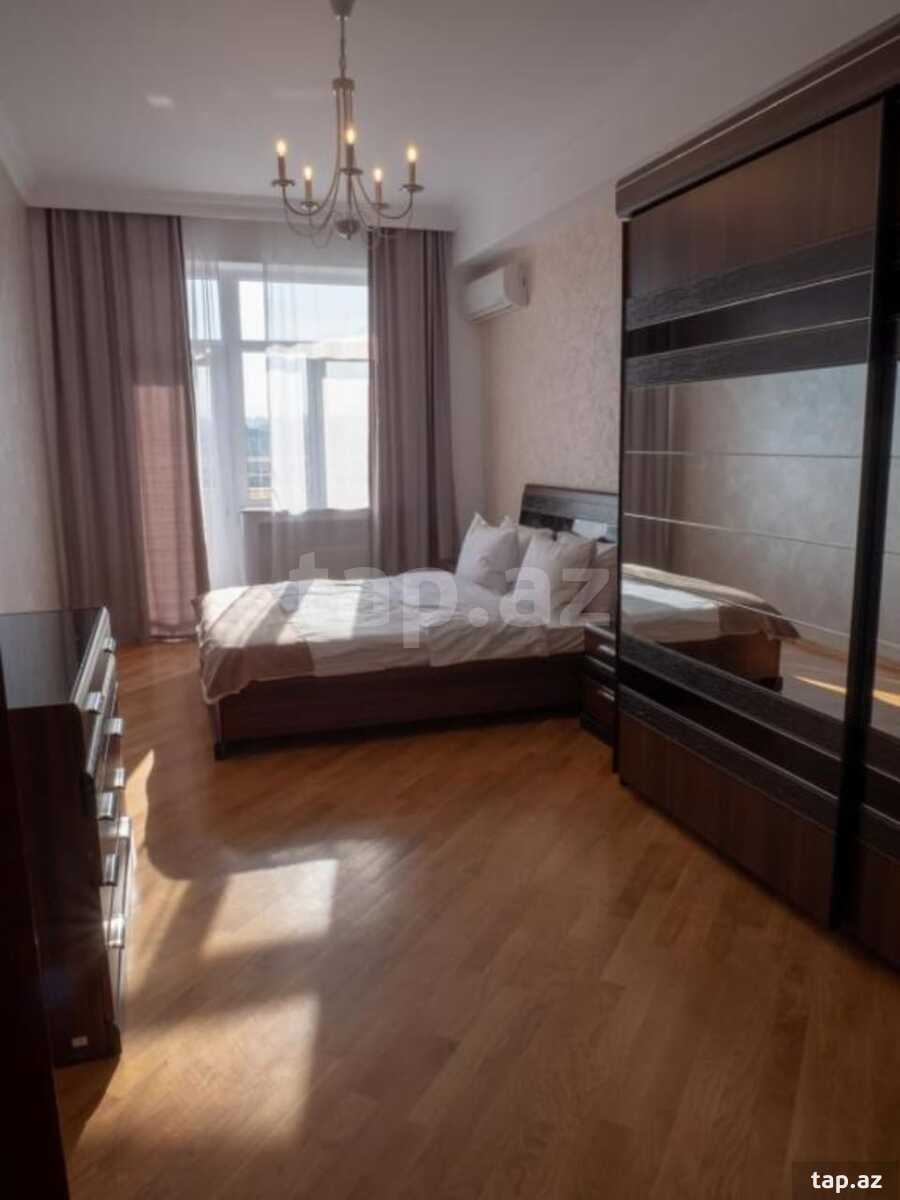4-otaqlı yeni tikili, Afyəddin Cəlilov küç., 140 m²
