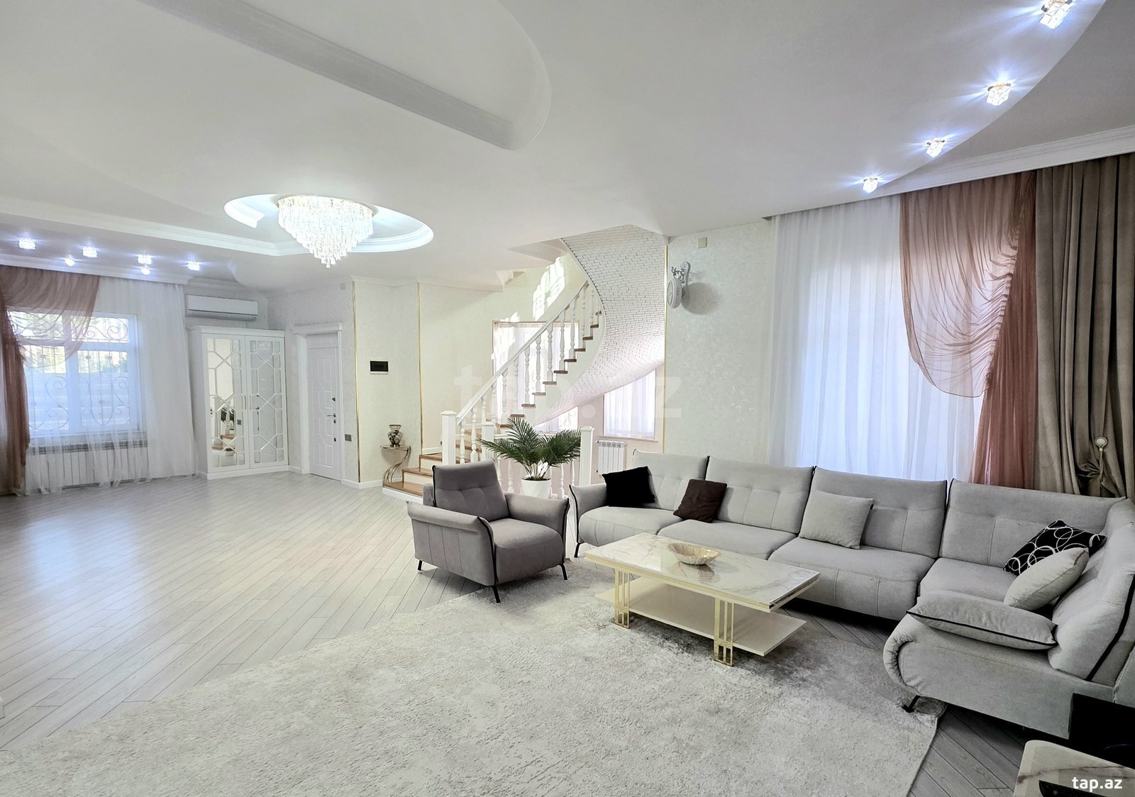 Villa, Novxanı qəs.