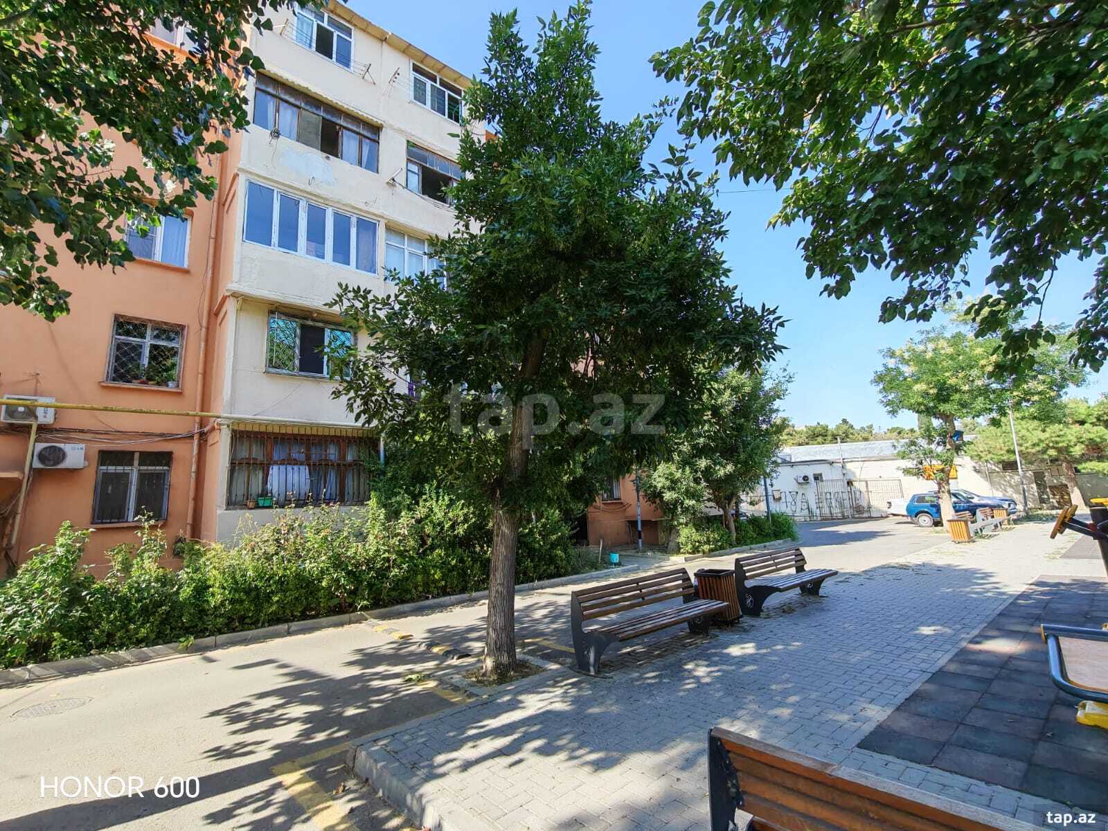 3-otaqlı mənzil, Q.Qarayev m., 80 m²