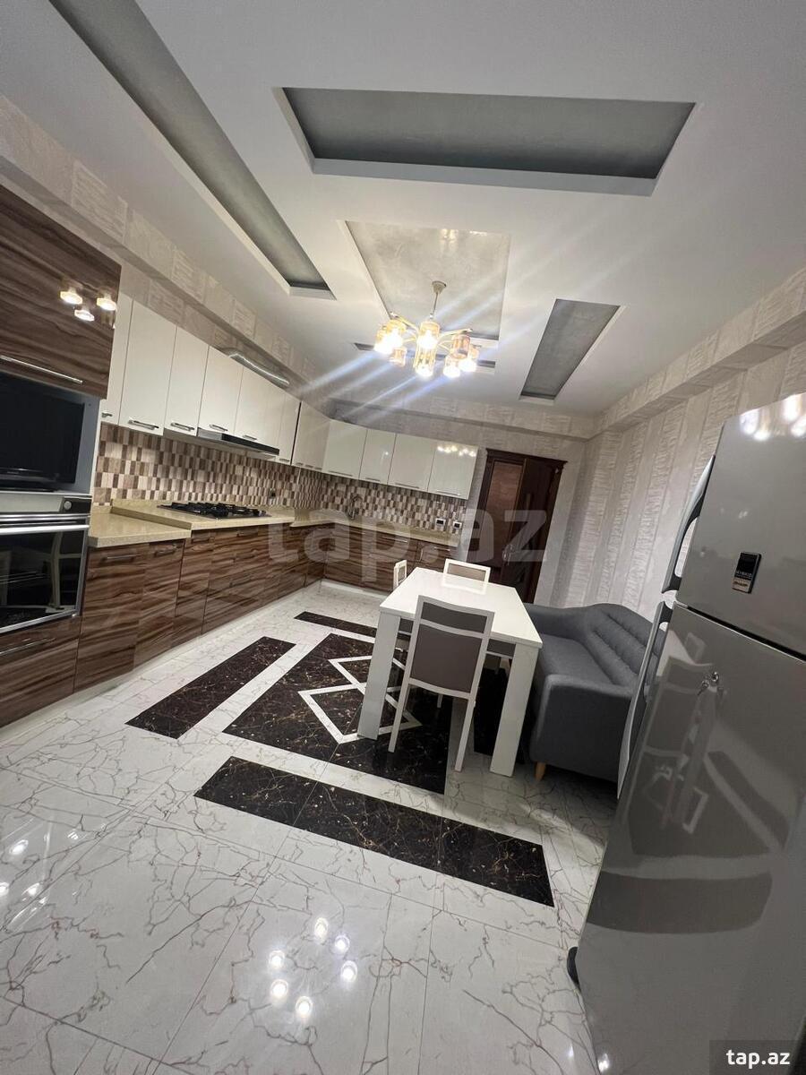 4-otaqlı yeni tikili, Bakıxanov küç., 240 m²