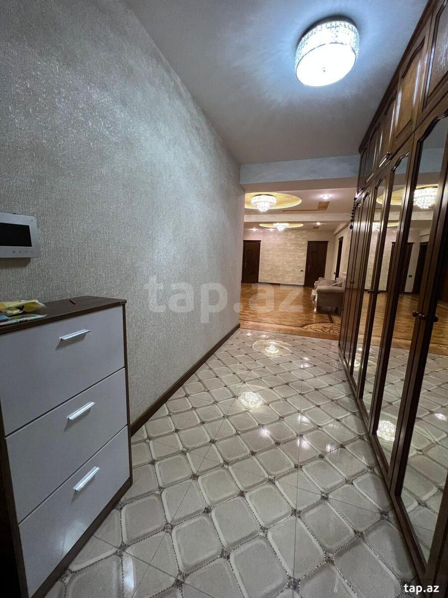 4-otaqlı yeni tikili, Bakıxanov küç., 240 m²