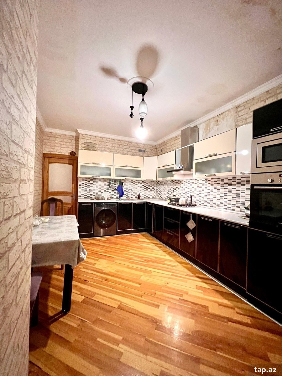 3-otaqlı mənzil, B. Nuriyev küç. 16A, 80 m²