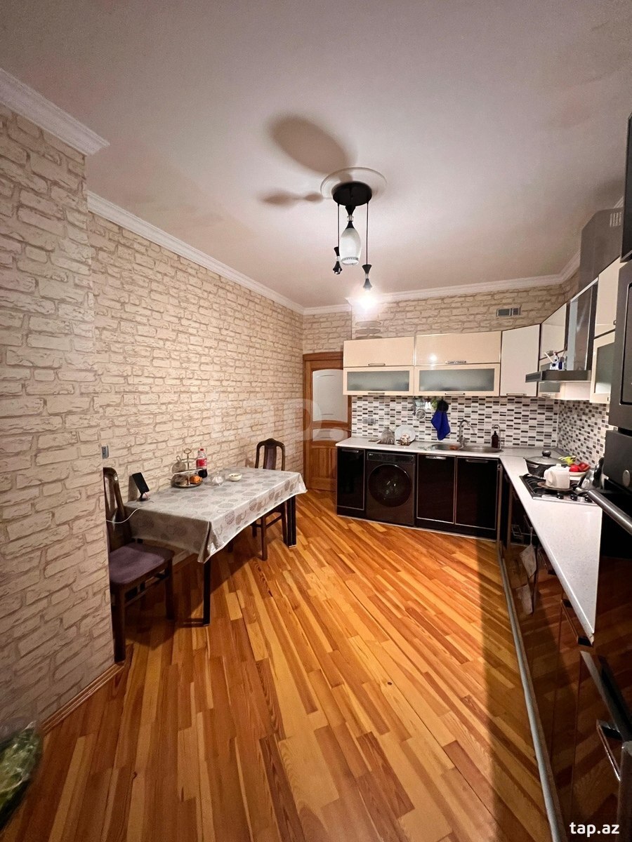 3-otaqlı mənzil, B. Nuriyev küç. 16A, 80 m²