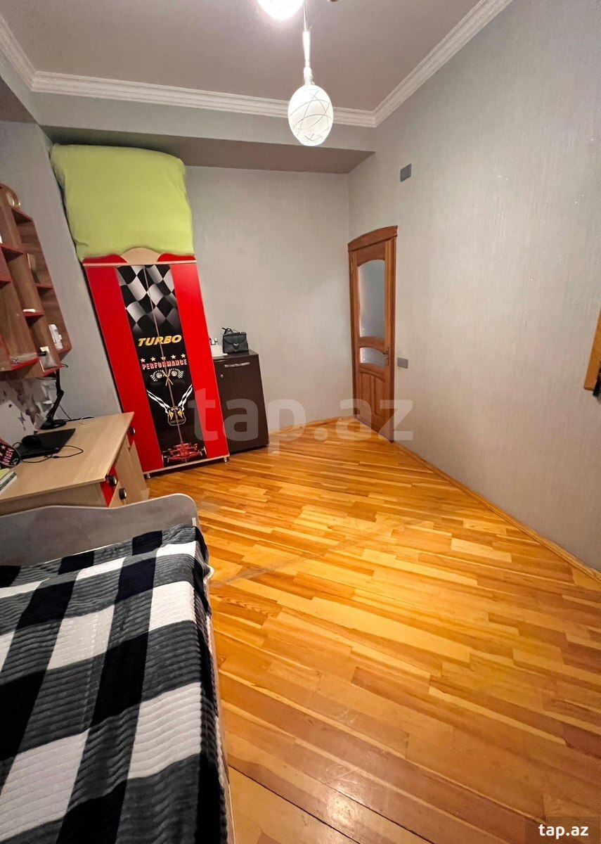3-otaqlı mənzil, B. Nuriyev küç. 16A, 80 m²