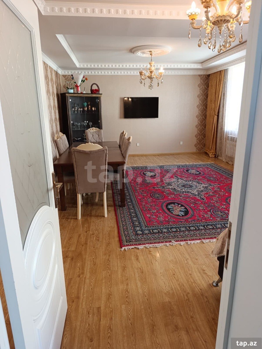 Villa, Azadlıq m.