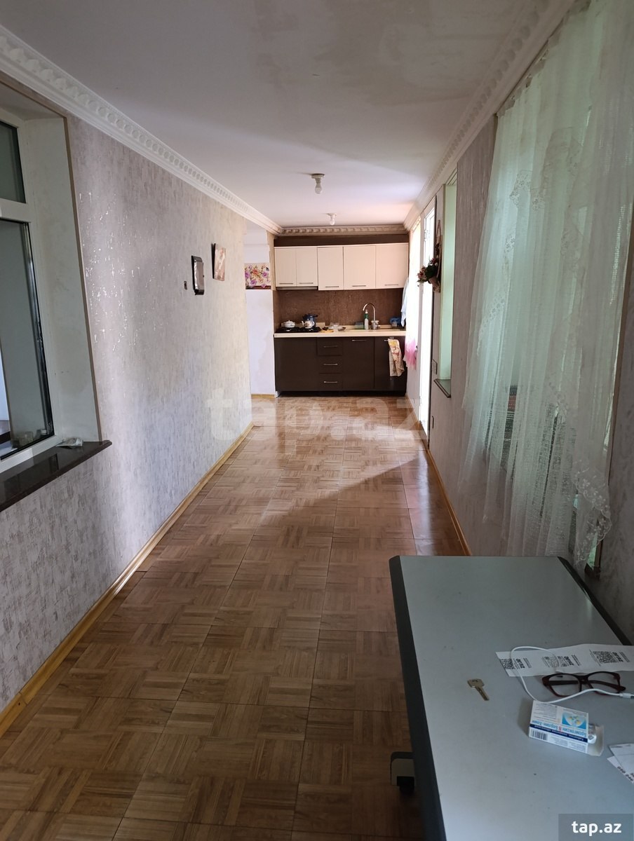 Villa, Azadlıq m.