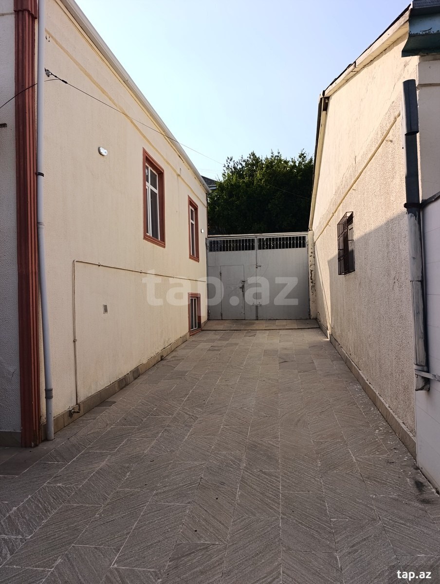 Villa, Azadlıq m.