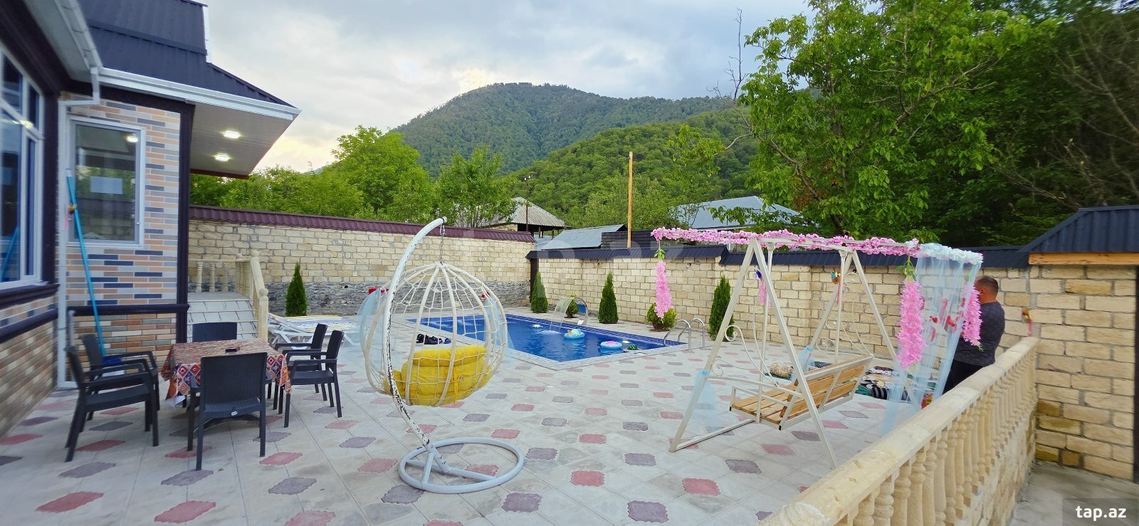 3 otaqlı bağ evi kirayə verilir, Qəbələ