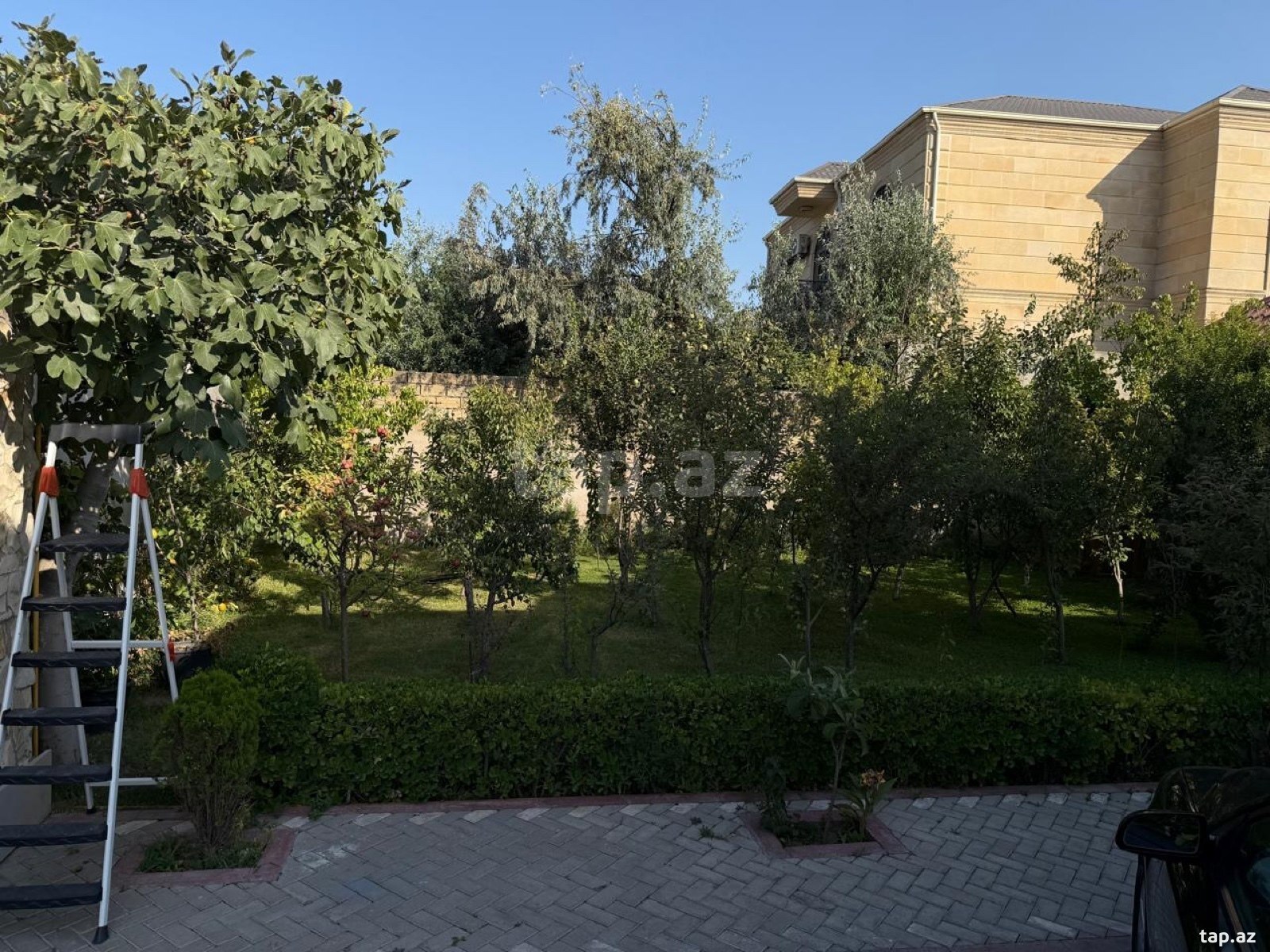 Bağ evi, Corat qəs.