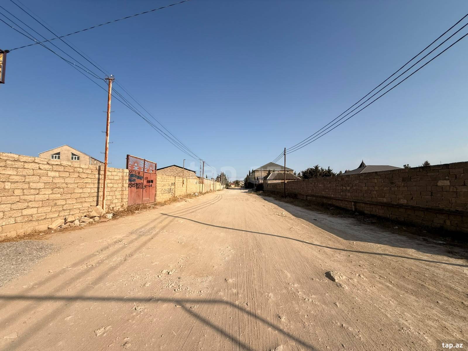 Torpaq satılır, Şüvəlan, Bakı