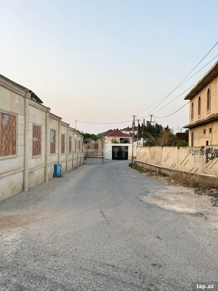Torpaq satılır, Bakı